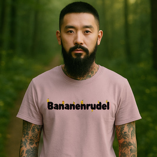 Model trägt das Shirt „Bananenrudel“ von Natura Umbra – minimalistischer Frontprint.