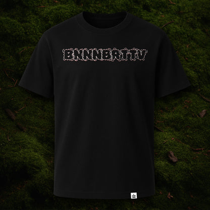 Ghost-Mockup des schwarzen Unisex T-Shirts „BNNNBRTTV“ von Natura Umbra – Stanley/Stella Creator 2.0 mit Frontprint.