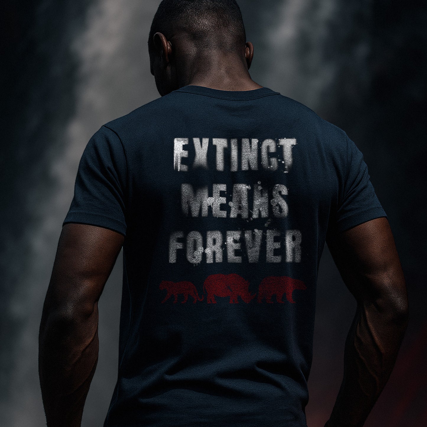 Model trägt das Unisex T-Shirt von Natura Umbra in French Navy – Stanley/Stella Creator 2.0 mit Backprint „Extinct means forever“.