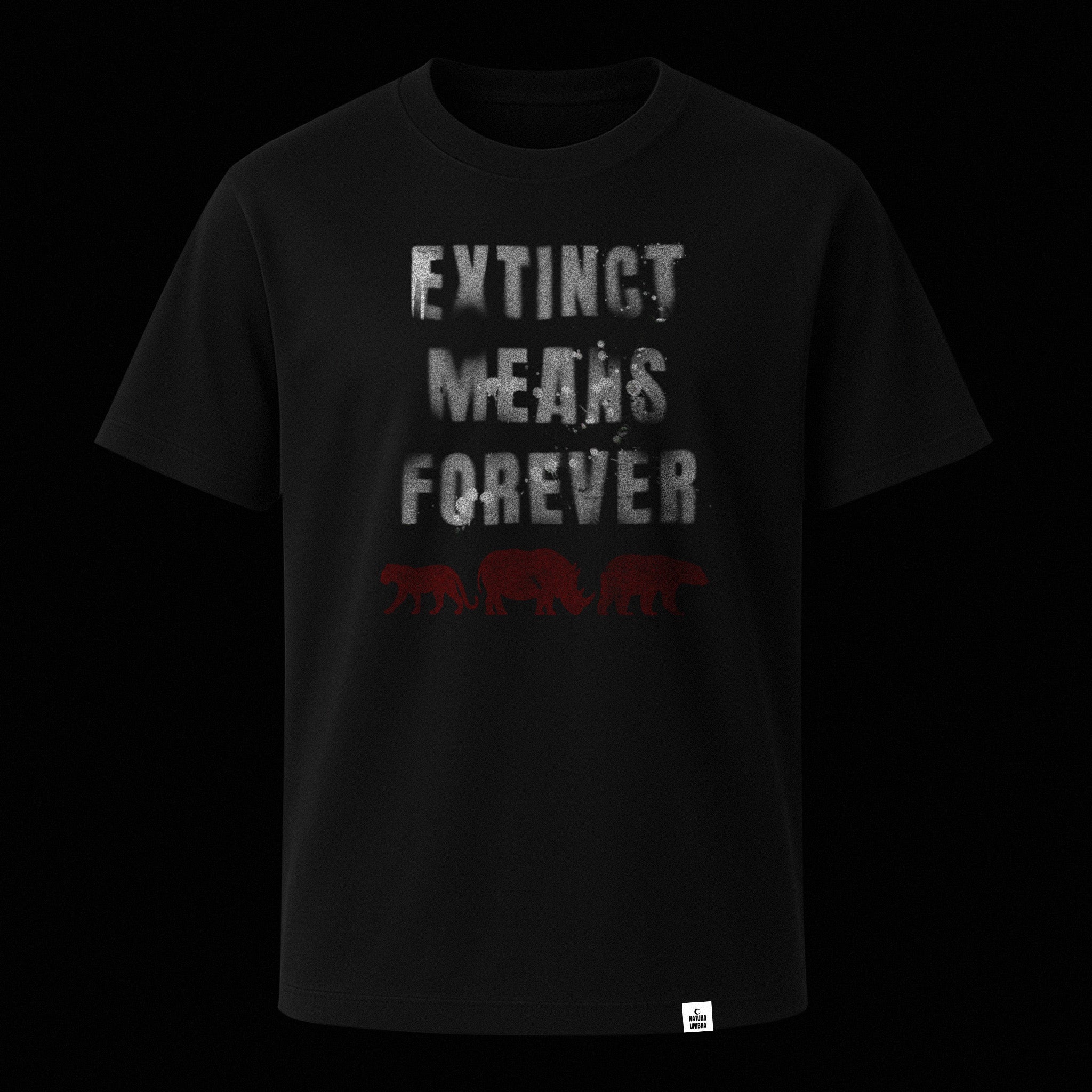 Nachhaltiges Unisex T-Shirt von Natura Umbra in Schwarz mit Frontprint „Extinct means Forever“ – Stanley/Stella Creator 2.0 als Ghost-Mockup.
