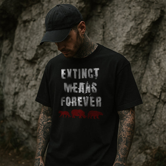 Nachhaltiges Unisex T-Shirt in Schwarz mit der Botschaft „Extinct means Forever“ – Stanley/Stella Creator 2.0 von Natura Umbra, getragen vom Model.